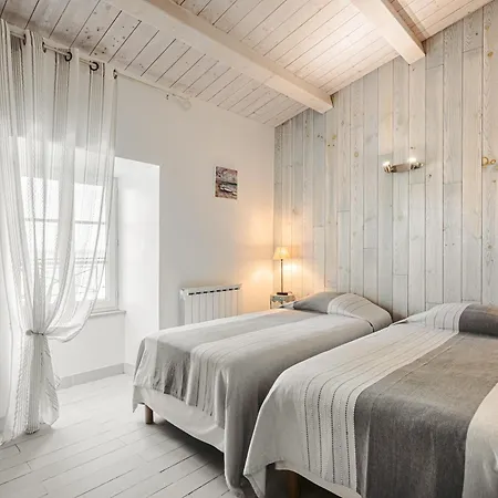 別荘 Maison De La Cote ラ・フロット